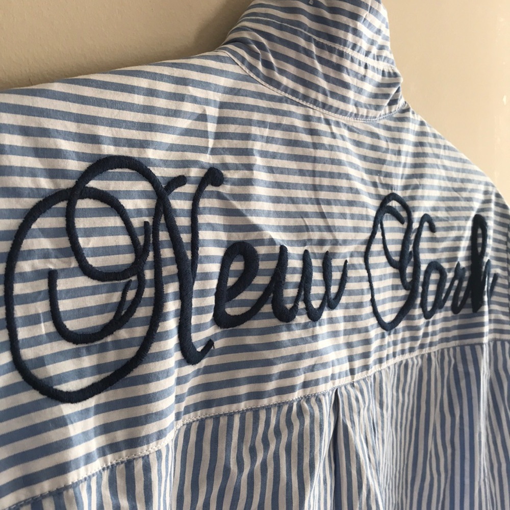 GAP New York Embroidered Button down